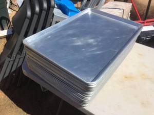 lot 107 image: (20) Aluminum CookieBun Pans 18 x 26