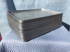 lot 133 image: (20) Aluminum CookieBun Pans 18 x 26