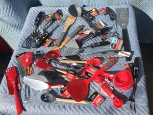 lot 139 image: Group Kitchen Cooking Utensils
