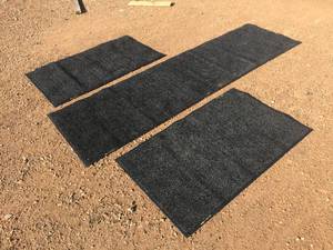 lot 144 image: (3) Cintas Rugs 4 12 Ft - 9 12 Ft CleanNice