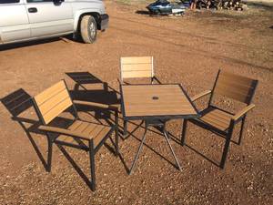 lot 151 image: Outdoor PatioChair Set - Nice