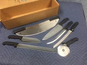 lot 192 image: Cozzini PizzaKnife Set - Appears Unused