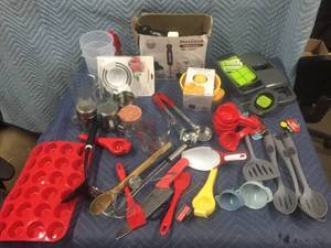lot 198 image: Group Kitchen Utensils