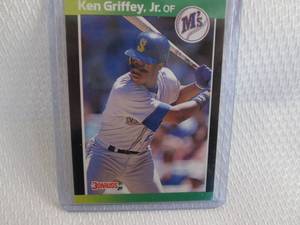 lot 3 image: 1989 Donruss Ken Griffey JR Rookies...