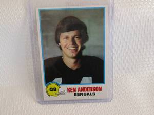 lot 28 image: 1978 Topps Holsum Ken Anderson Card...