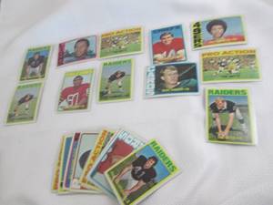 lot 94 image: 1972 Topps Football Cards...