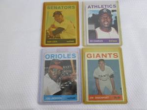 lot 123 image: 1964 Topps Baseball Cards...