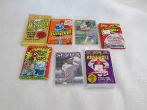 lot 141 image: Assorted Baseball Card Packs...