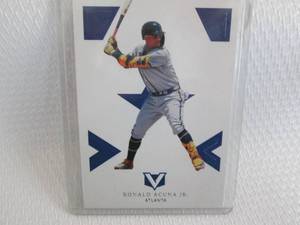 lot 143 image: 2022 Chronicles Ronald Acuna JR Car...