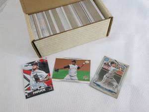 lot 170 image: Box of Assorted Baseball Rookie Car...