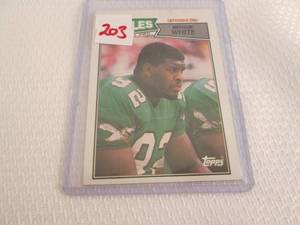 lot 203 image: 1987 Topps Reggie White Card...