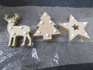 lot 290 image: 3 Lit Christmas Dcor Items...
