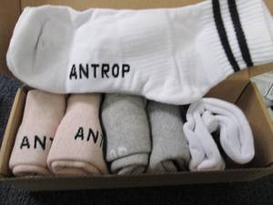 lot 326 image: 6 pr Quarter Socks Size 9-12...