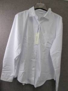 lot 359 image: 2 Womens 2XL White Long Sleeved Sh...