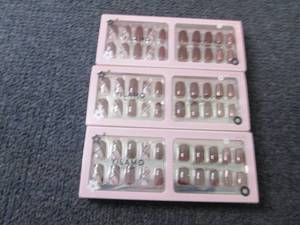 lot 399 image: 3 Sets Press on Nails...