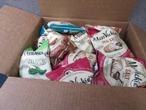lot 415 image: 28- 1 38 oz Bags Miss Vickies Ass...