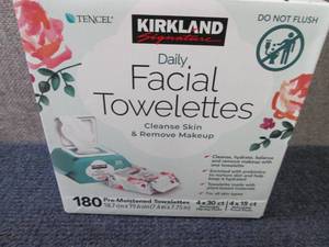 lot 464 image: 180 ct Kirkland Daily Facial Towele...