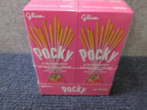 lot 476 image: Pocky Cream Covered Biscuit Sticks ...