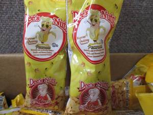 lot 506 image: 90 - 1.75 oz Dees Nuts Nanner Pudd...