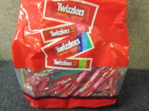 lot 527 image: 46.34 oz Assorted Twizzlers...