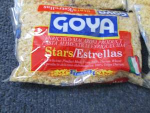 lot 575 image: 10-7 oz Goya Stars Macaroni...