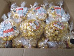 lot 588 image: Garys Gourmet Soft Caramel Corn Ba...