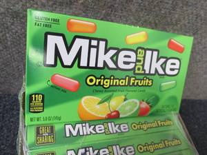 lot 609 image: 12- 5 oz Mike & Ike Original Fruits...