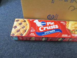 lot 623 image: EE 12- 2pks FROZEN Pillsbury Pie Cr...