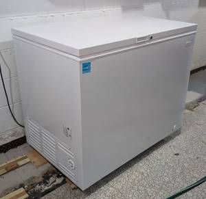 lot 73 image: Frigidaire Chest Freezer