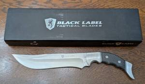 lot 100 image: Browning Black Label Carbon Bowie Knife