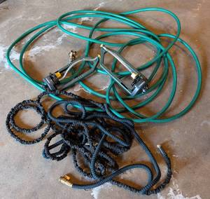 lot 117 image: Assorted Hoses and Sprinklers