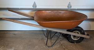 lot 118 image: Handy Wheelbarrow