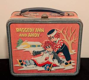 lot 125A image: Vintage Raggedy Ann and Andy Lunchbox