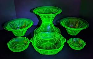lot 11 image: Anchor Hocking Princess Uranium Glass Bowls