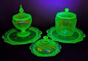 lot 10 image: Anchor Hocking Princess Uranium Glass Covered Dishes