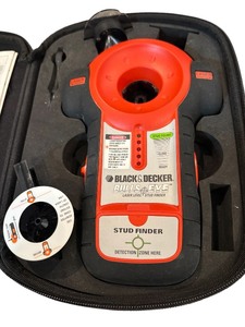lot 134 image: Black & Decker Laser  Bullseye Laser Level and Stud Finder
