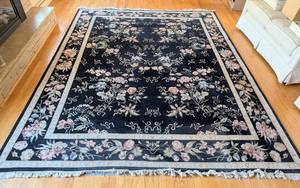 lot 22 image: Beautiful Black Floral Wool Area Rug