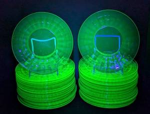 lot 52 image: Anchor Hocking Block Uranium Glass Plates