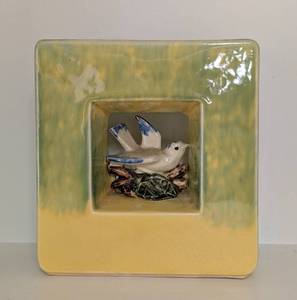lot 42 image: Vintage McCoy Pottery Bird Vase