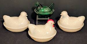 lot 46 image: Vintage Hen on Nest Covered Dishes