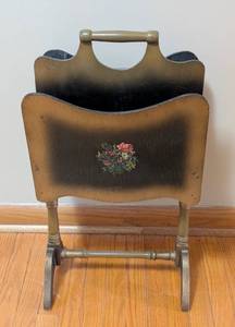 lot 33 image: Painted Mahogany Vintage Magazine Rack
