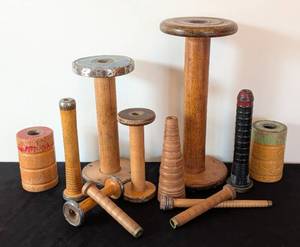 lot 34 image: Assorted Vintage Wood Spools
