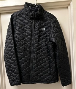 lot 53 image: The North Face Size Large Coat  Jacket