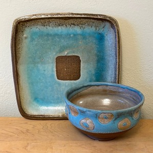 lot 54 image: Handcrafted Pottery Platter and Bowl