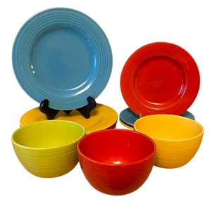 lot 55 image: Pottery Barn Sausalita Ridge Plates and Bowls