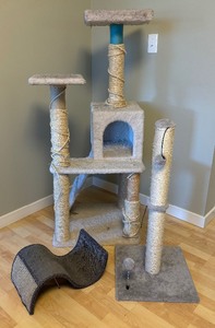 lot 67 image: Collection of Cat Toys