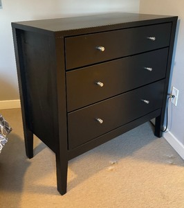 lot 11 image: Three Drawer Dresser