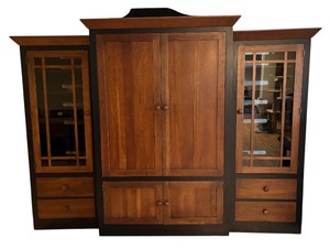lot 7 image: Elegant Ethan Allen Entertainment Cabinet