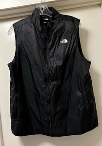 lot 92 image: The North Face Womens Size Large Vest