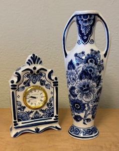 lot 97 image: Delft Clock and Vase
